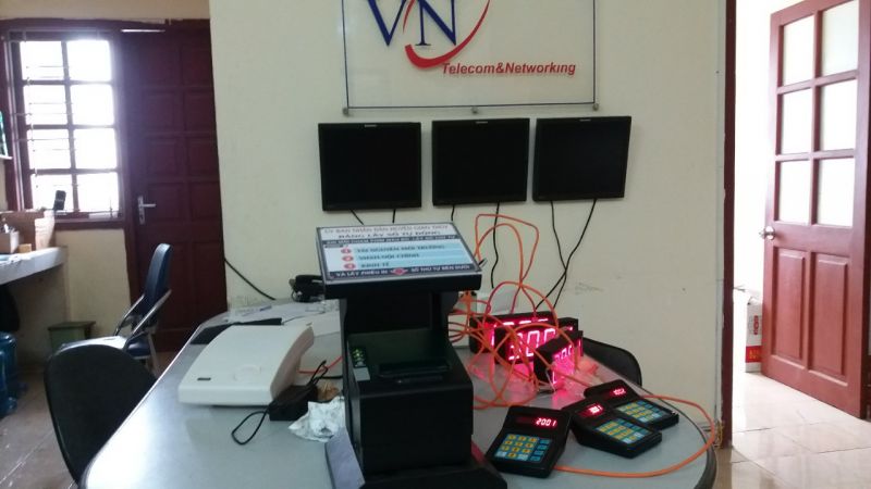 VNC sản xuất, cung cấp lắp đặt hệ thống xếp hàng tự động cho UBND Huyện Giao Thủy - Nam Định