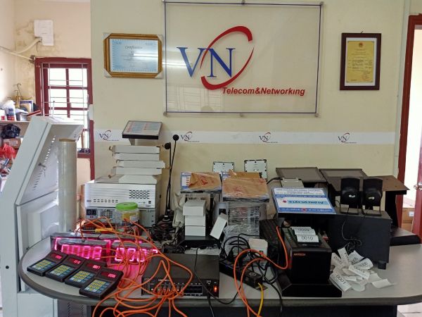 VNC sản xuất, hoàn thiện hệ thống xếp hàng tự động cho bệnh viện đa khoa Vĩnh Tường - Vĩnh Phúc
