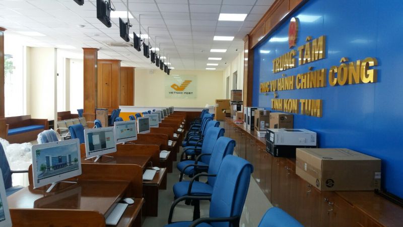 Đoàn công tác Ủy ban nhân dân huyện tham quan, học tập kinh nghiệm tại Trung tâm phục vụ hành chính công tỉnh Kon Tum