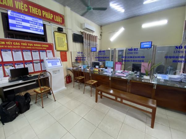 VNC QMS SOFT hoàn thiện sản xuất cung cấp lắp đặt hệ thống xếp hàng tự động tại bộ phận 1 cửa xã Phương Đình, UBND Huyện Đan Phượng - Hà Nội