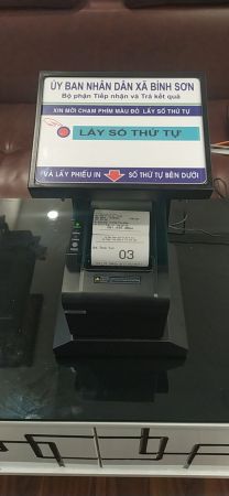 VNC hoàn thiện sản xuất máy in số thứ tự để bàn VNC PR 1 cho UBND xã Bình Sơn - Hòa Bình