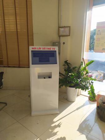 VNC hoàn thiện sản xuất, lắp đặt hệ thống xếp hàng tự động tại bưu điện Sơn Tây - Hà Nội