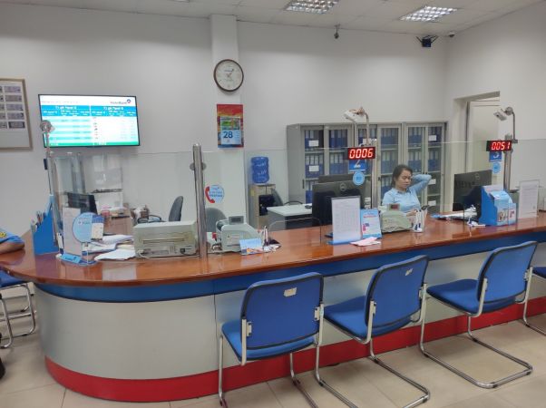 VNC hoàn thiện sản xuất lắp đặt hệ thống xếp hàng tự động tại PGD Hà Tu, chi nhánh Vietinbank Quảng Ninh