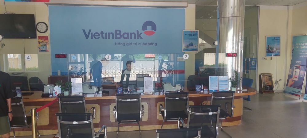 VNC sản xuất lắp đặt hệ thống xếp hàng tự động tại PGD Phù Cát, Vietinbank KCN Phú Tài