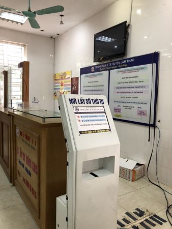 VNC QMS hoàn thiện lắp đặt hệ thống xếp hàng tự động tại trung tâm y tế Huyện Lâm Thao - Phú Thọ