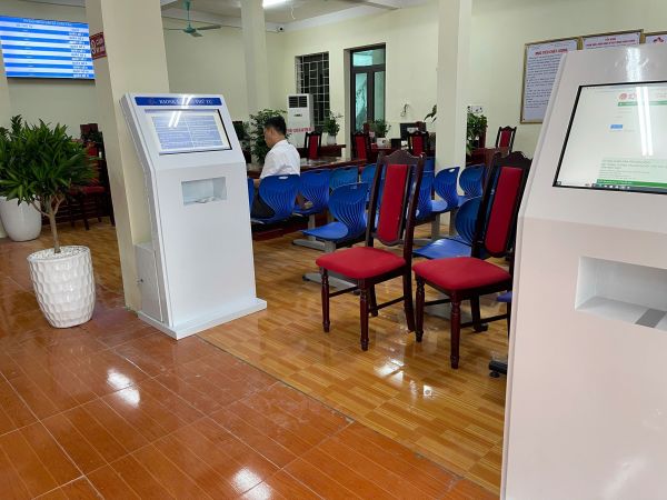 VNC QMS hoàn thiện sản xuất, cung cấp hệ thống xếp hàng tự động, Kiosk tra cứu thông tin, hệ thống đánh giá mức độ hài lòng tin tại xã Xuân Cảm, tỉnh Bắc Ninh